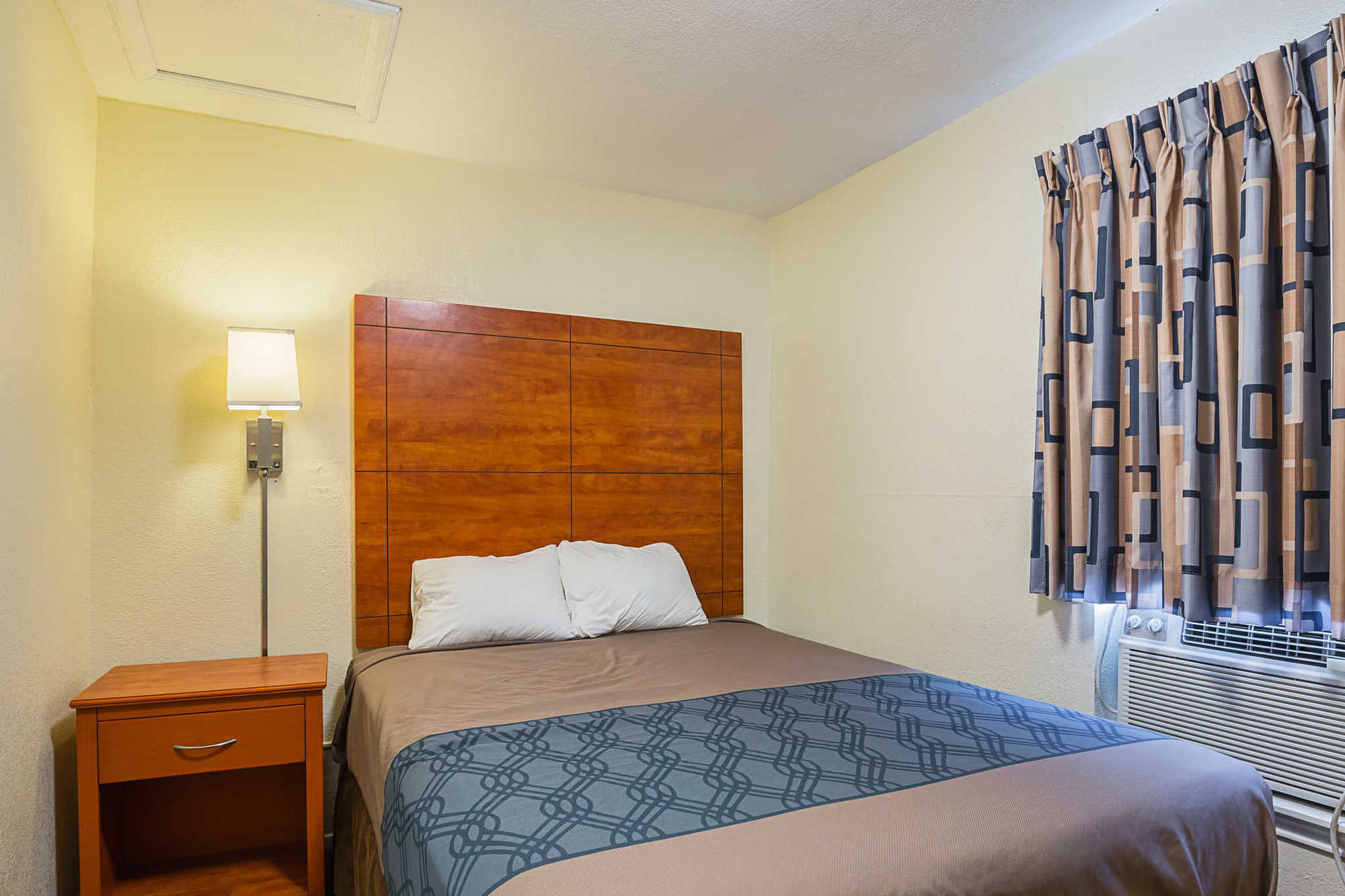 Econo Lodge Huntsville- University Area Habitación foto